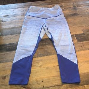 Zella women’s small stripe leggings sheer Capri